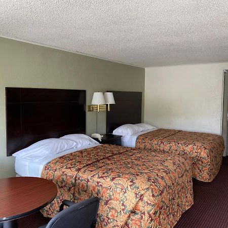 Red Carpet Inn Greensboro Extérieur photo