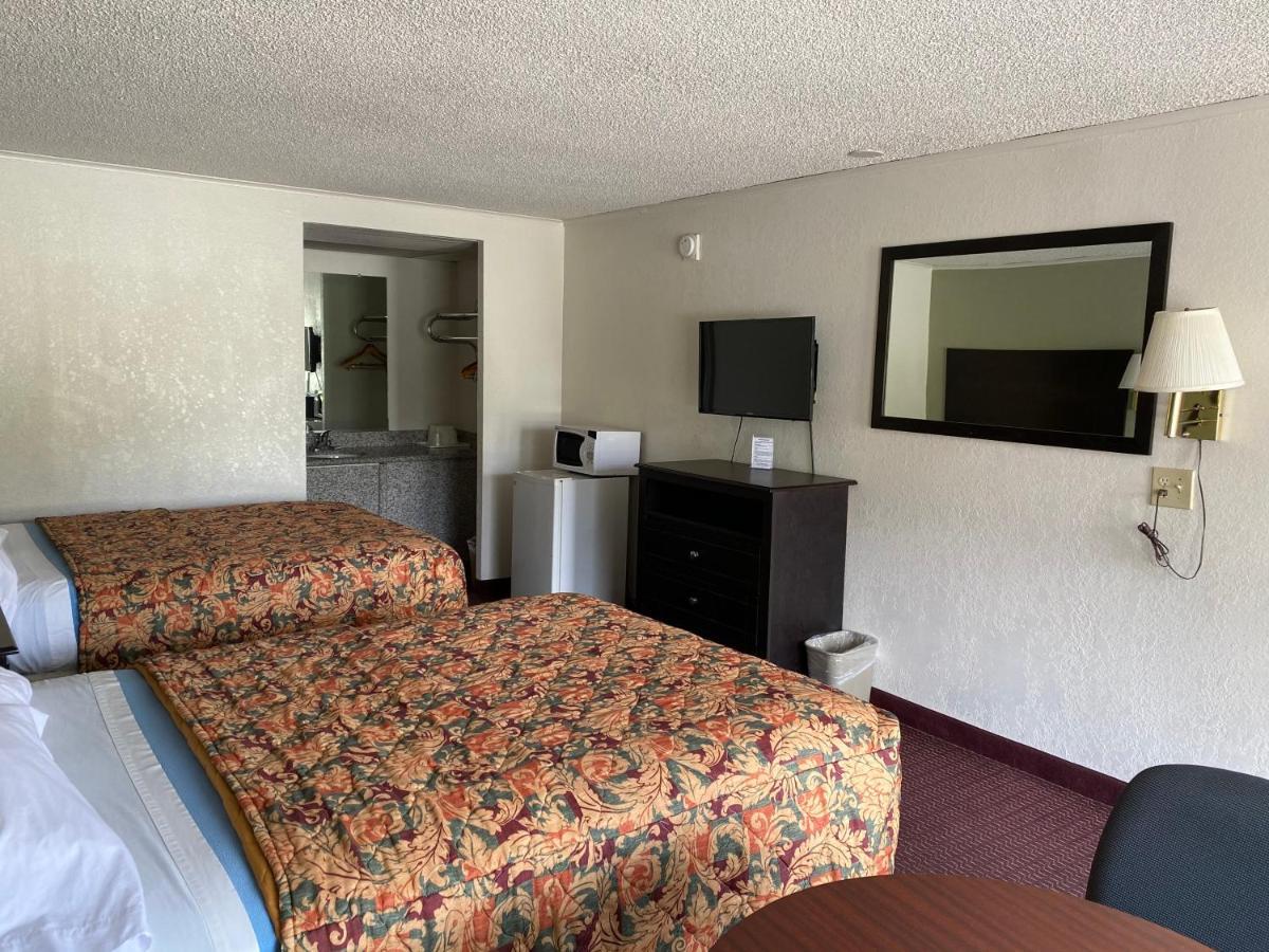 Red Carpet Inn Greensboro Extérieur photo