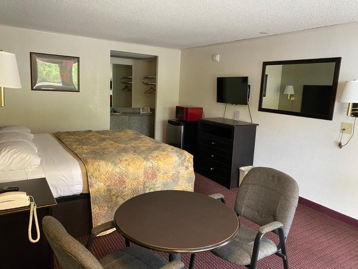 Red Carpet Inn Greensboro Extérieur photo