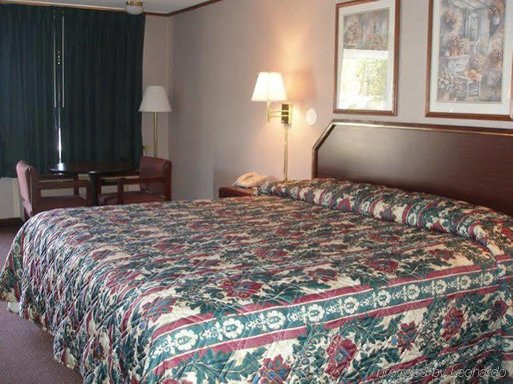 Red Carpet Inn Greensboro Extérieur photo